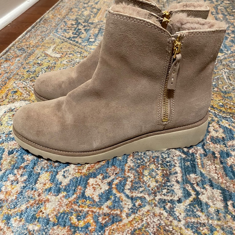 UGG Shaka boot- size 10